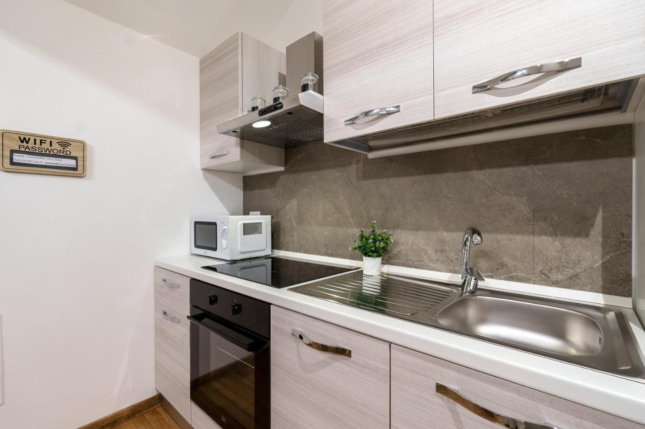 Centro Storico Duomo A 5 Minuti Love Suite Wifi Netflix Milan Exterior photo